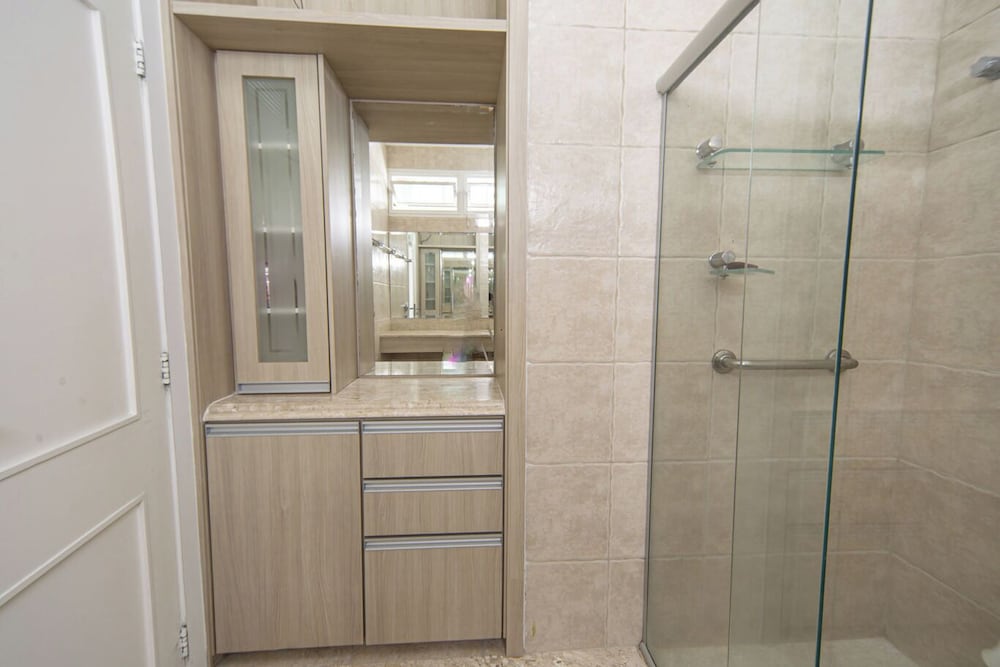 Casa Pet Friendly com 3 su tes a 200m da Praia