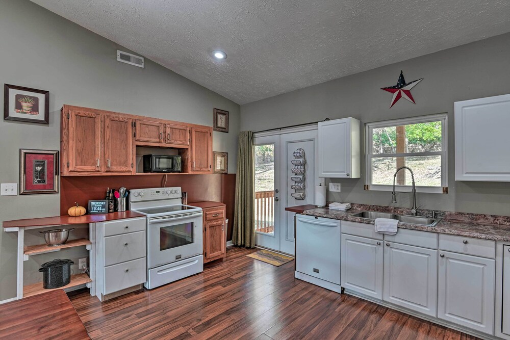 Mt Juliet Getaway w/ Yard: 22 Mi to Nashville - Property Image 15