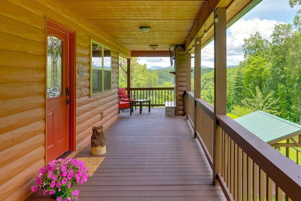 Murphy Cabin w/ Hot Tub, Fire Pit & Mountain Views view 5