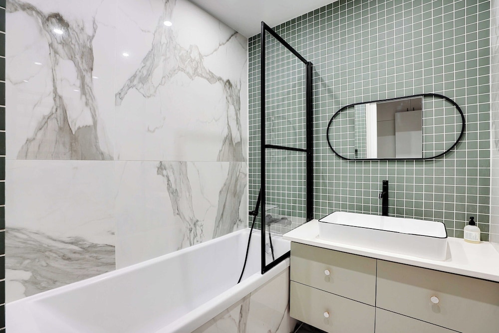 Modern, Spacious Apartment Just Outside Paris