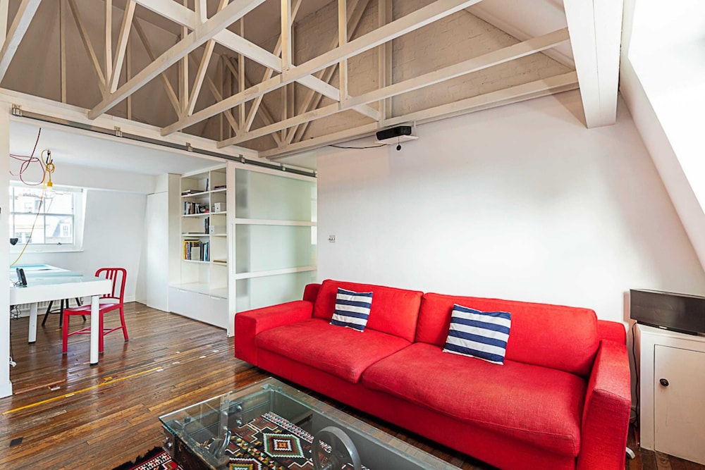 Charming Loft in Islington - Stunning View!