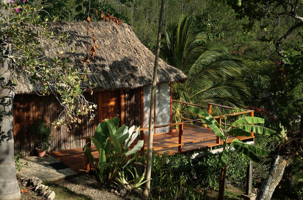 Blancaneaux Lodge by Francis Ford Coppola