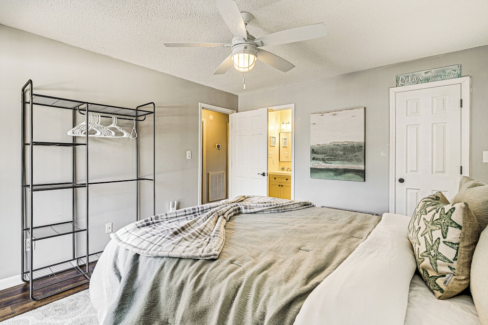 1 Mi to Broadway at the Beach: Home w/ Large Yard!