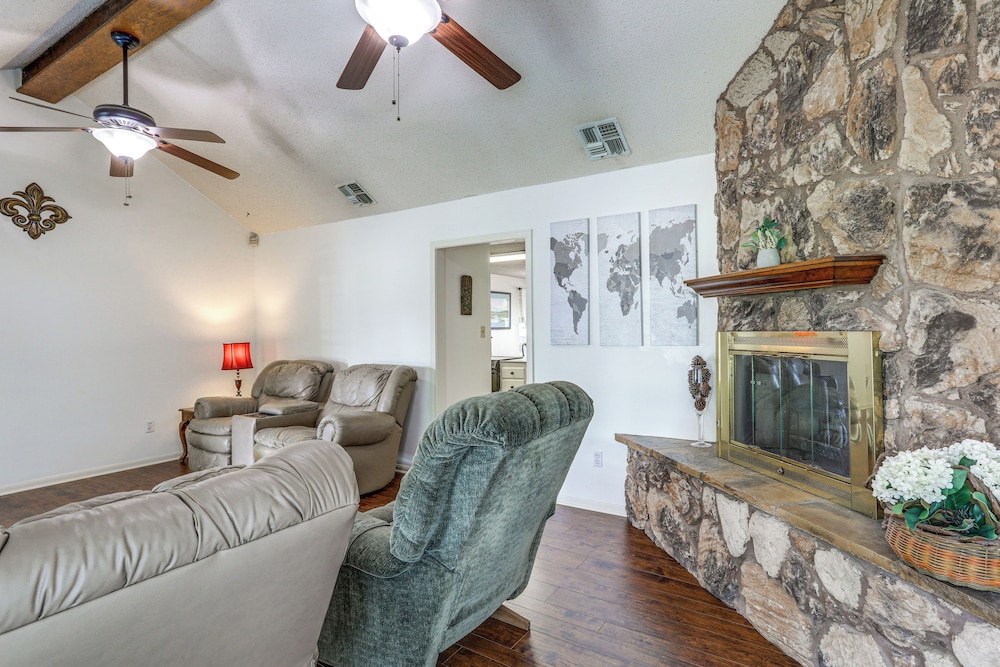 5 Mi to Downtown Morgan City: Waterfront Retreat