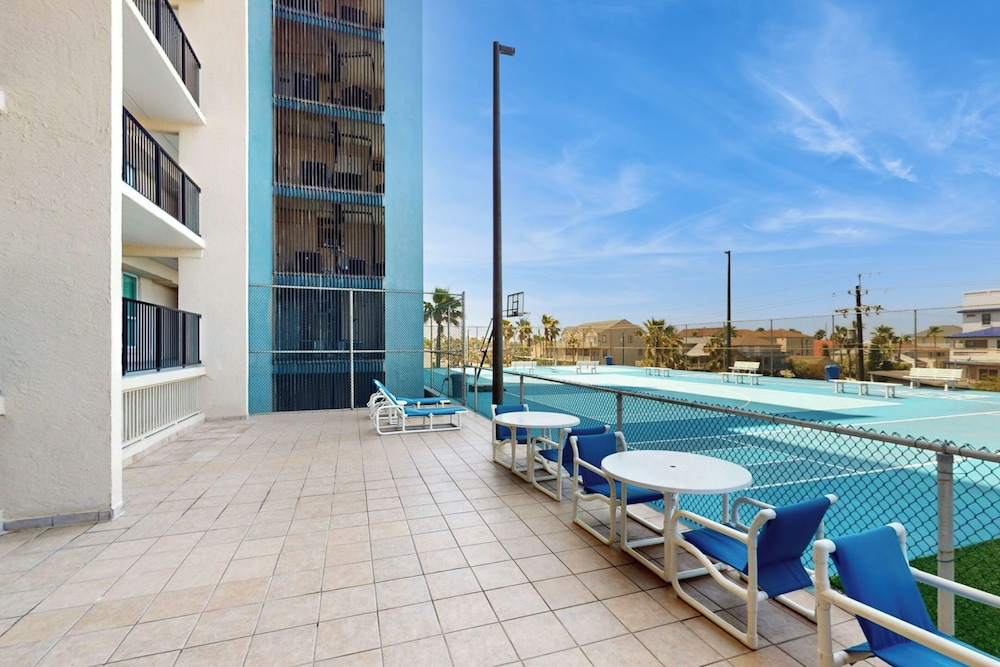 Beautifully Furnished Condo w/ Breathtaking Views
