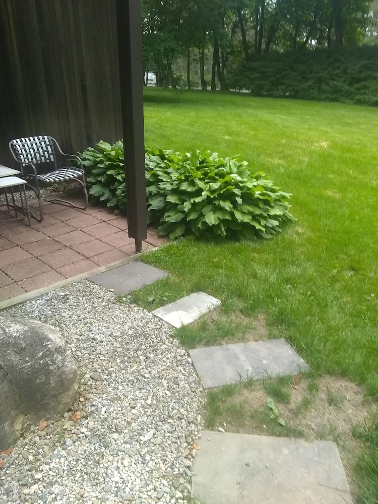 Tanglewood Suites - Property Image 2