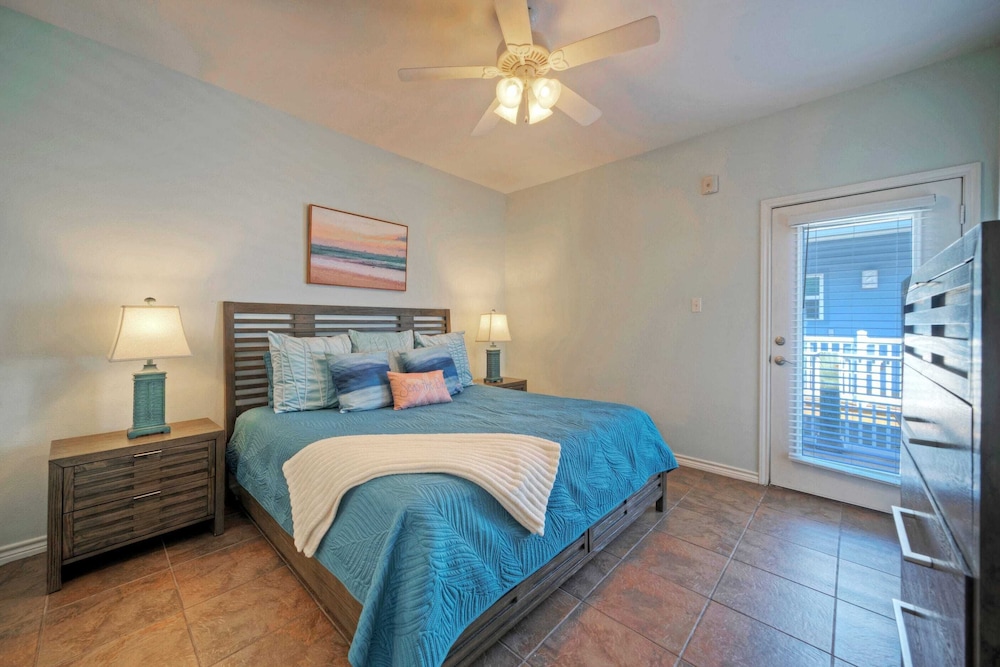 2 Condos for 14 Guests at Costa Bahia Pool, Minutes to Beach, Pet-friendly