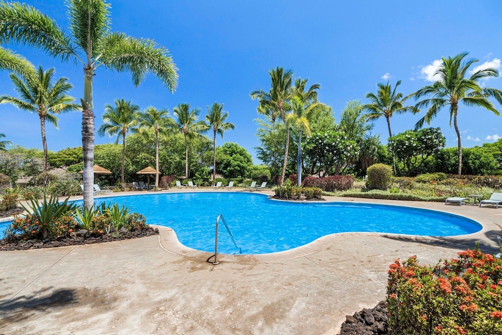 Private Beach Access Includes Concierge Outdoor Spacious Lanai!