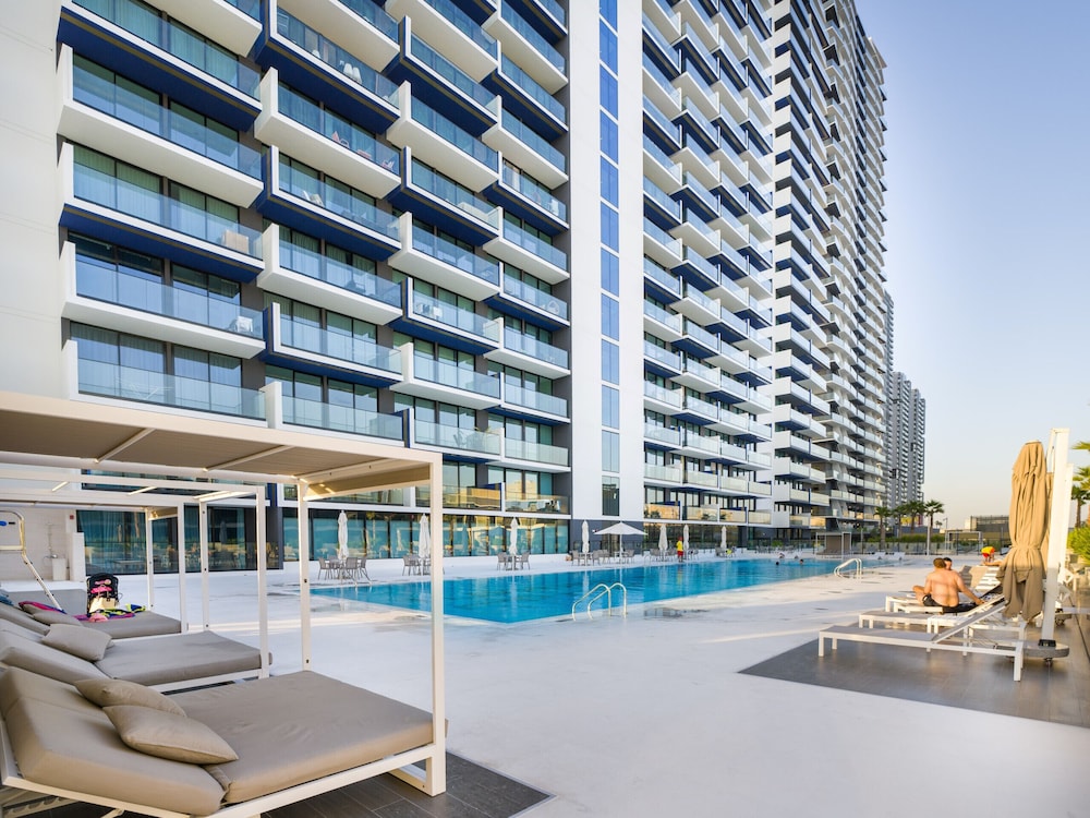 Easygo- Stylish 1bdr Binghatti Corner