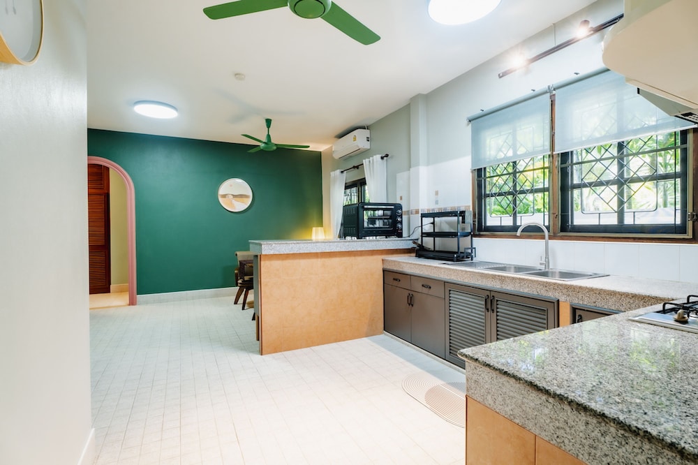 Kesorn Charming Authentic Thai Pool Villa Phuket
