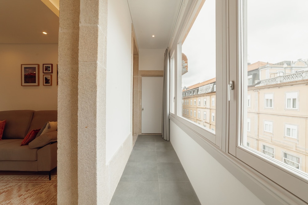 Heart OF Porto Apartment F Duplex by Vacationy