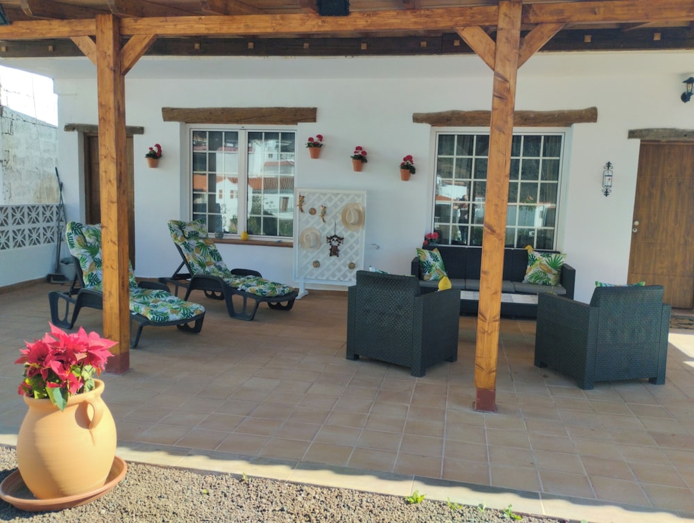 La Casita Fataga Sleeps 4 With Garden