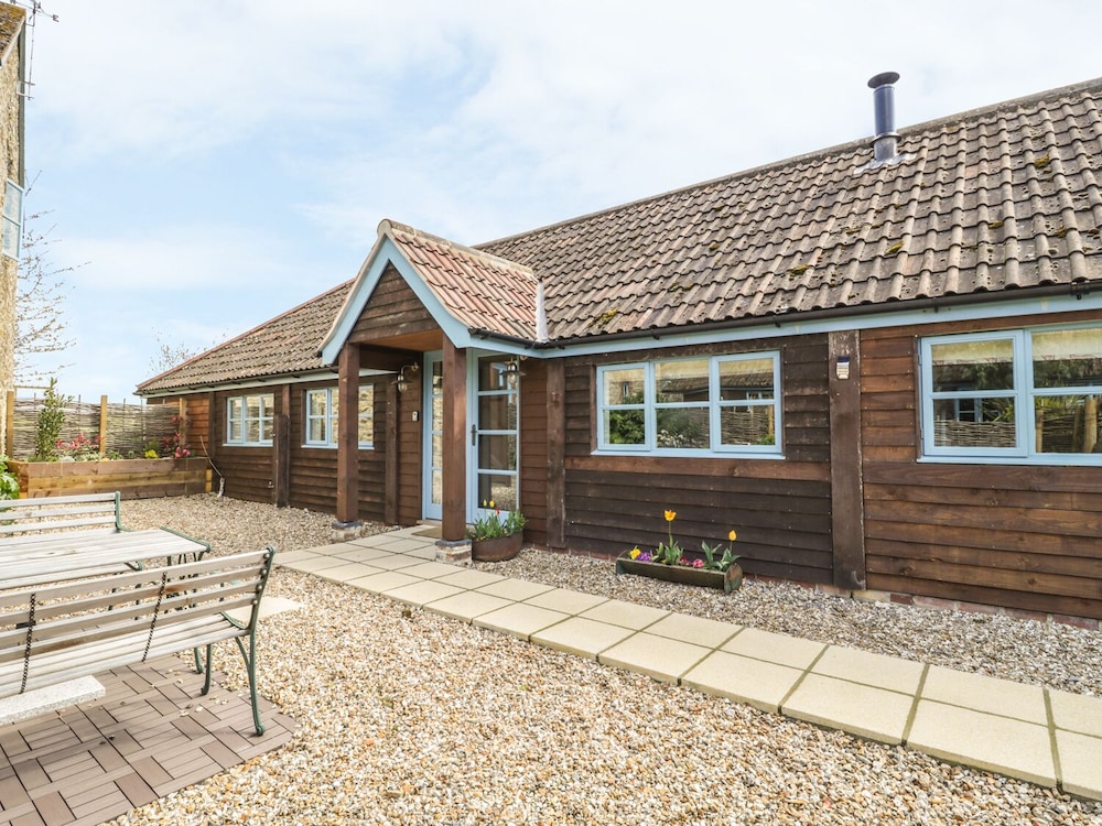 Yeovil Vacations - Shippon Barn - Property Image 1