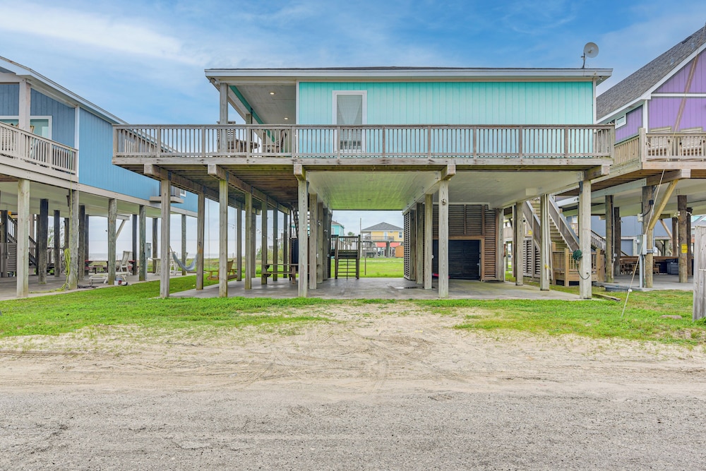 Gulf Views: Beachfront Bolivar Peninsula Escape!