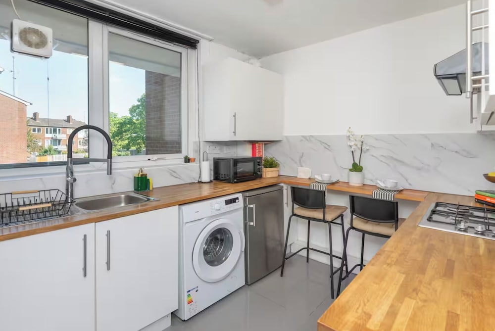 London Apartment With 3 Bedrooms