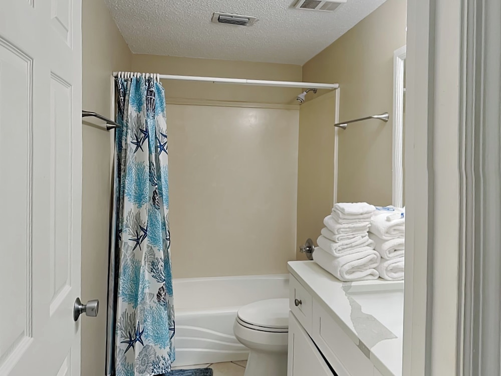 Emerald Key #602 by Southern Vacation Rentals