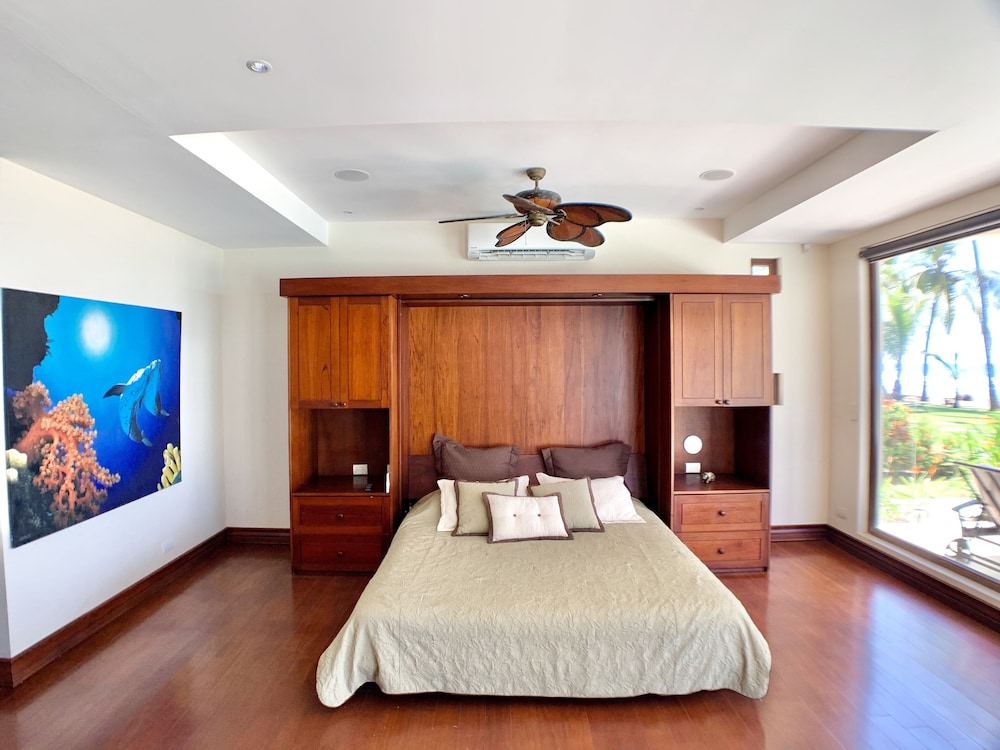 Luxury Villa on The Beach - Hermosa Palms 10A