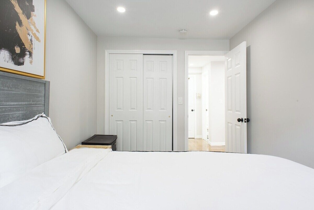 350 Gramercy Apt