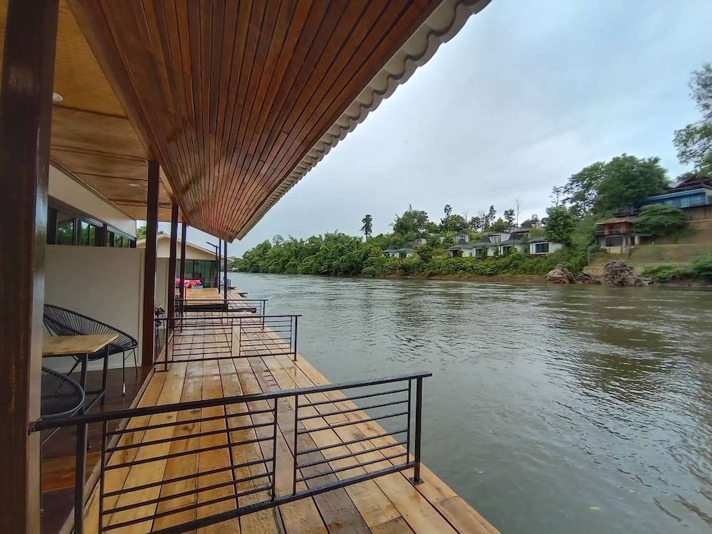 Riverside Hill Resort & Restaurant
