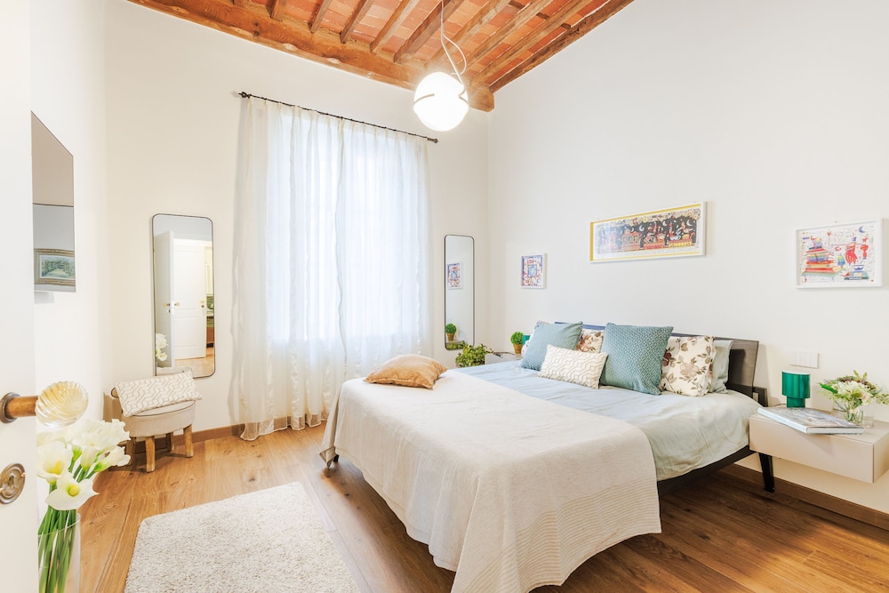 Lunav House in Lucca