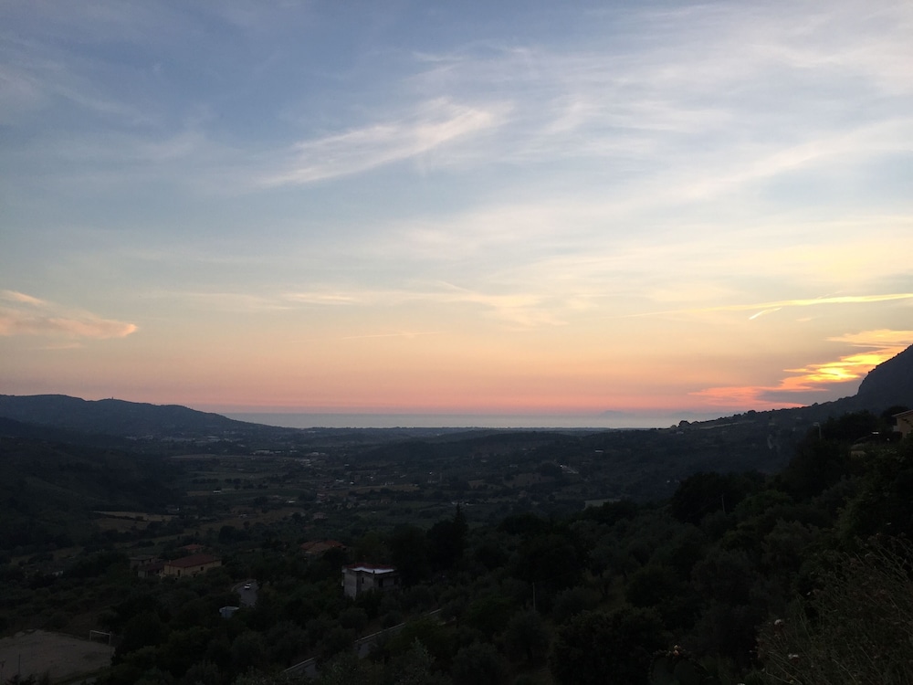 Domus Laeta