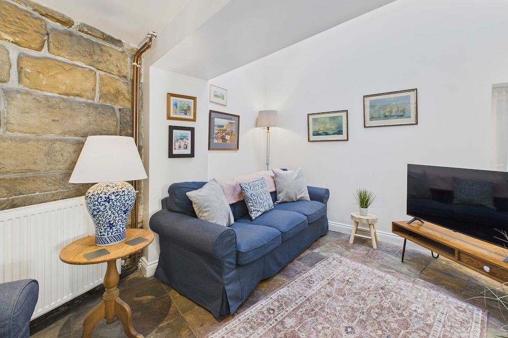 Host Stay Luna Cottage