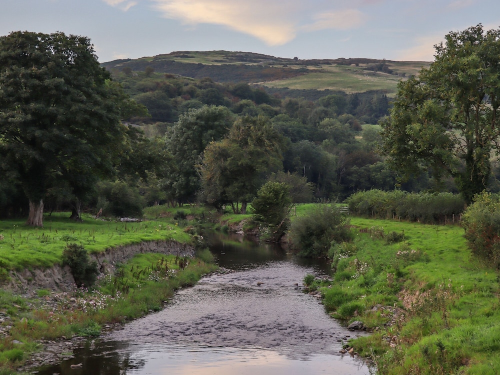 Plas Glan Yr Afon