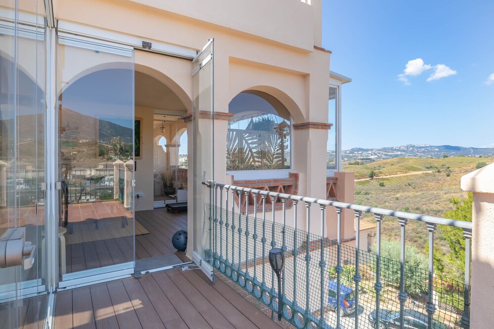 Mijas Golf Boutique Apartment - Golf & Leisure