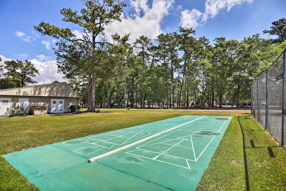 1 Mi to Ocean: Condo in North Myrtle Beach