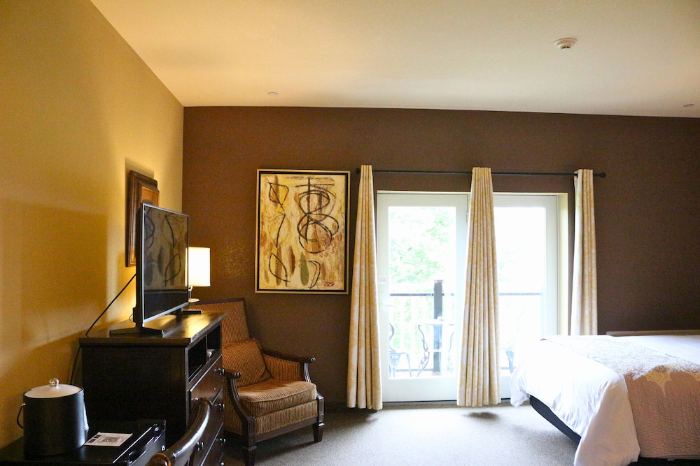 The Lodge at Woodstone Country Club