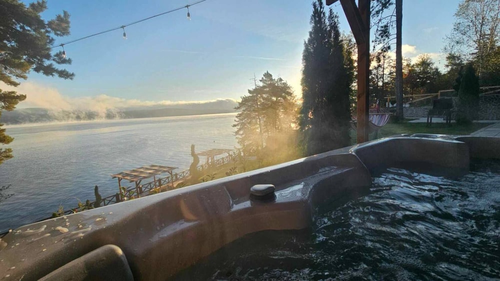 Villa Iskar Lake Residence