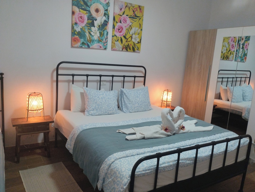 La Casita Fataga Sleeps 4 With Garden