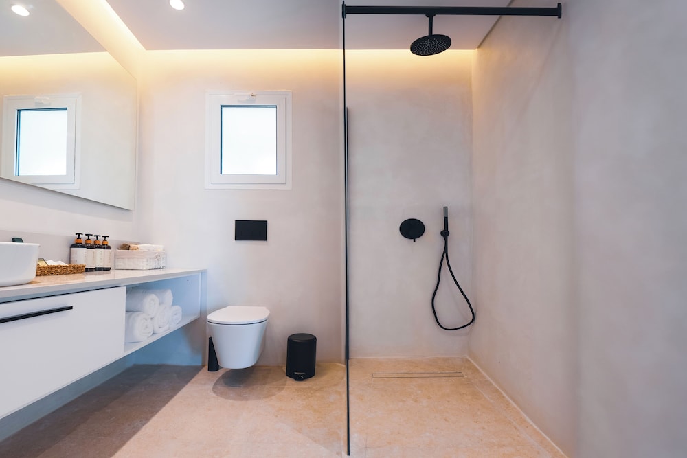 WellClub Family Wellness & Sea View Suites