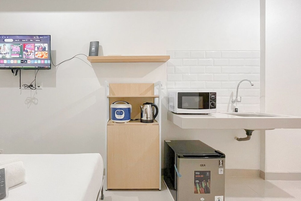 Practical Studio (No Kitchen) Near Unhas Bandaraya - Tallasa City Makassar Apartment