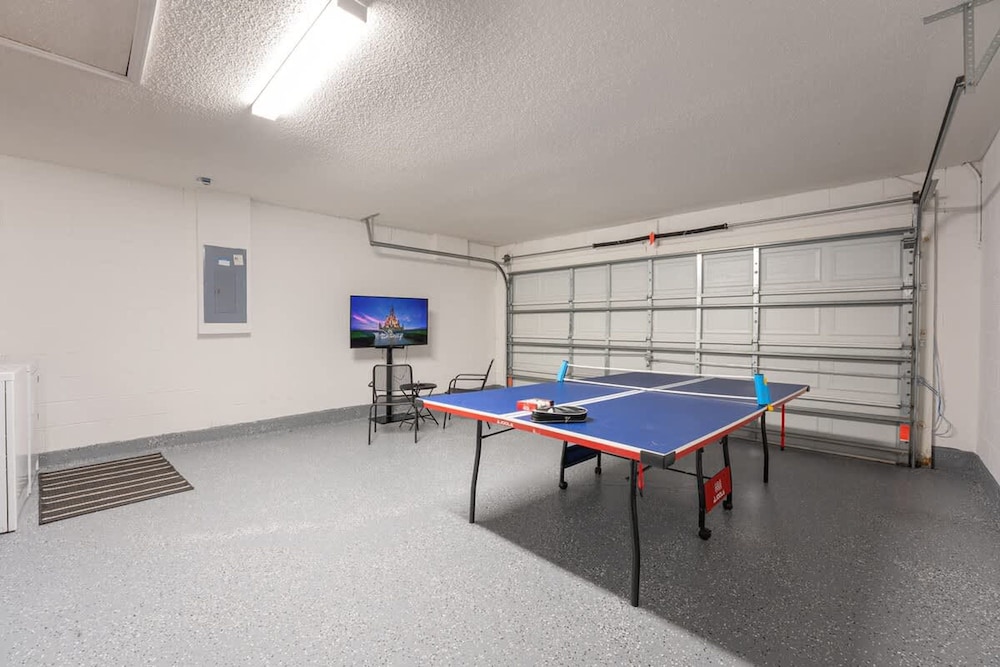 Stair-free 4BR Home for 8 - Tv210