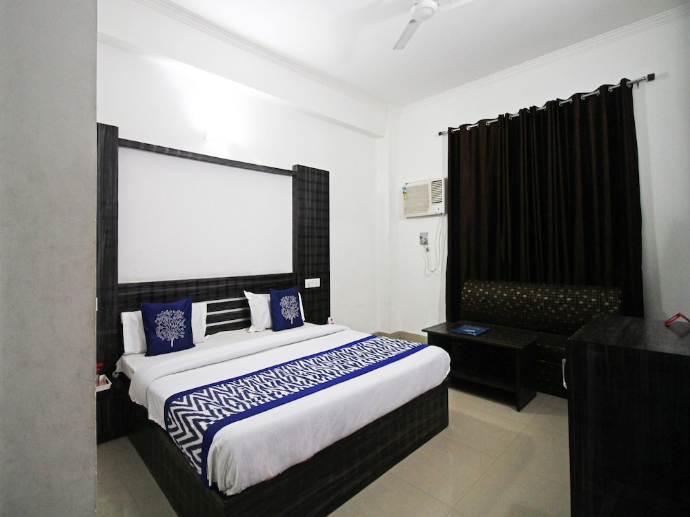 OYO 5093 Hotel Broadway