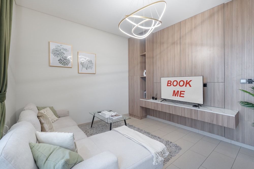 Lavish 2BR Apartment in Sobha Creek Vistas Reserve