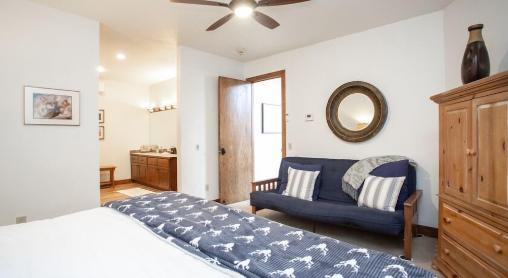 Pinnacle at Deer Valley Resort - Four Bedroom Condo with Hot Tub #1263 4 Condo
