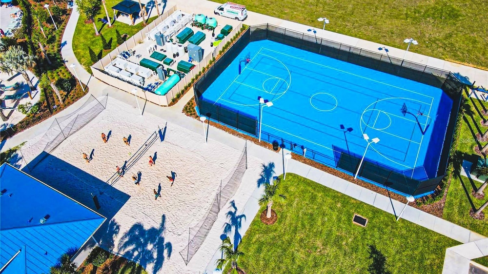 Cozy 5br Townhome in Windsor Island Resort w Pool view 5