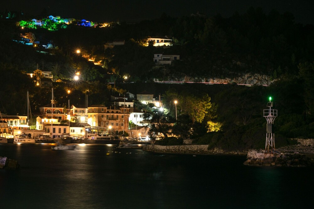 Corfu Apt in Gaios With 1 Bedrooms and 1 Bathrooms