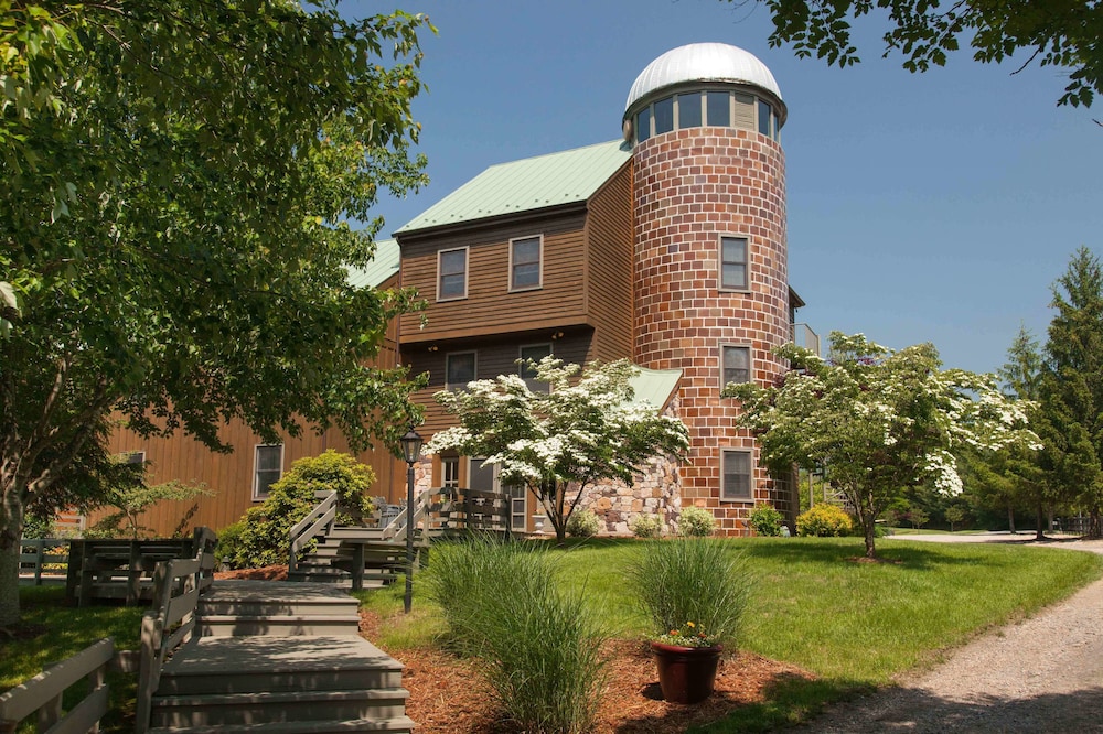 Fort Lewis Lodge
