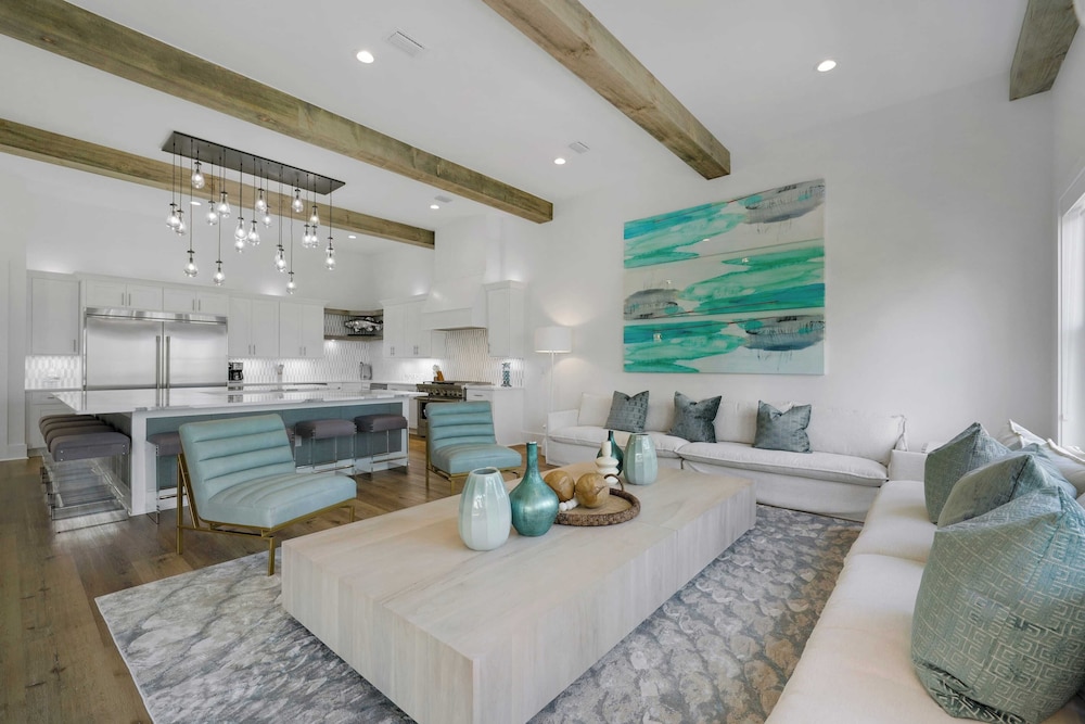Sleeps 39 2 Luxe Homes w/ Free Golf Cart, Private Pool+spa 3 Blocks to Beach