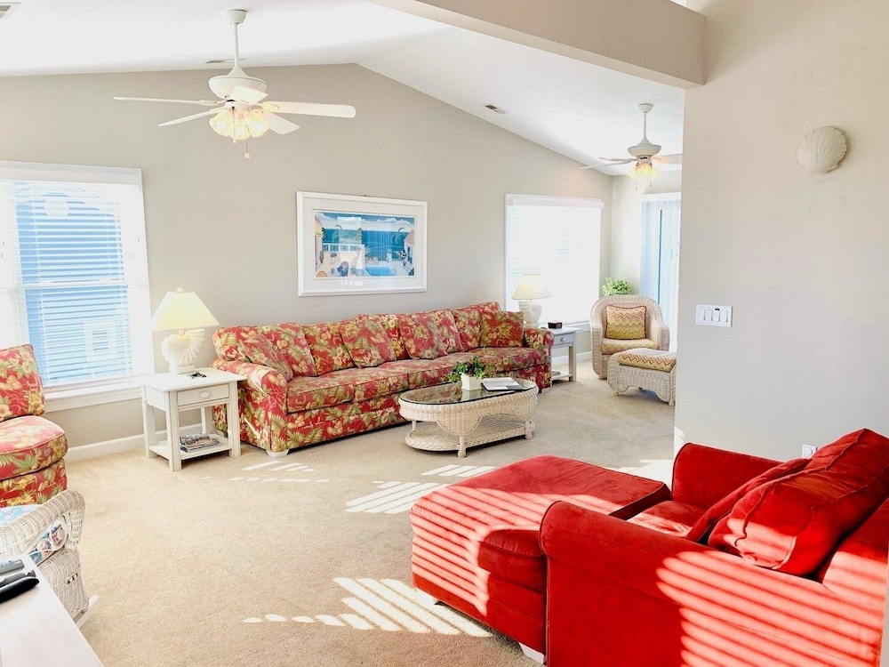 Old Man & The Sea 5 Bedroom Home by RedAwning