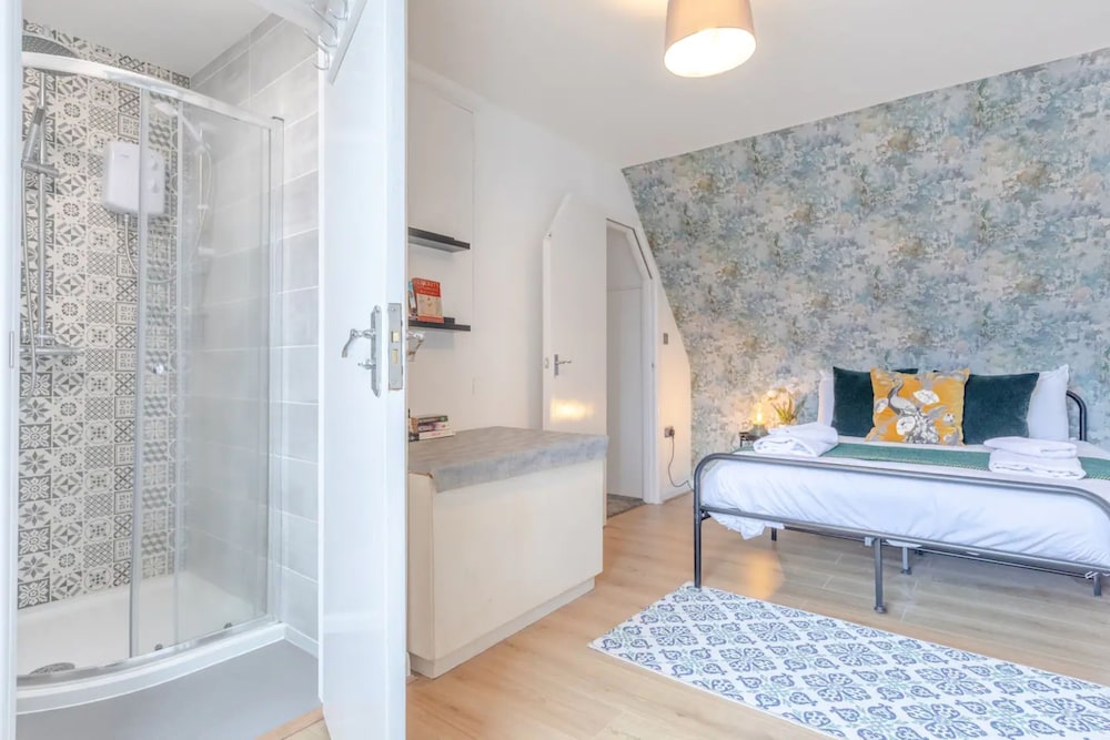 Central 3 Bedroom House With Garden