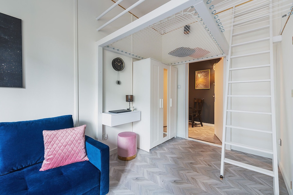 Sienna Elegant Studio by Renters view 3
