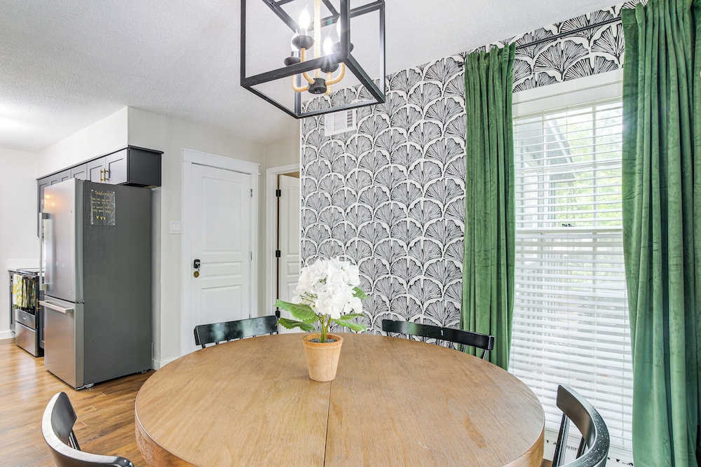 6 Mi to Shelby Farms Park: Family Home in Memphis