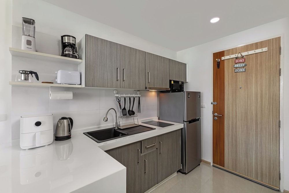 Studio in Ozone Condo in Kata A702