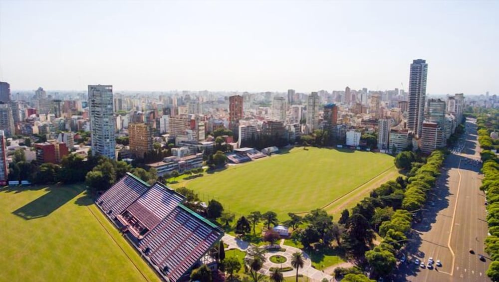 Arevalo 2711