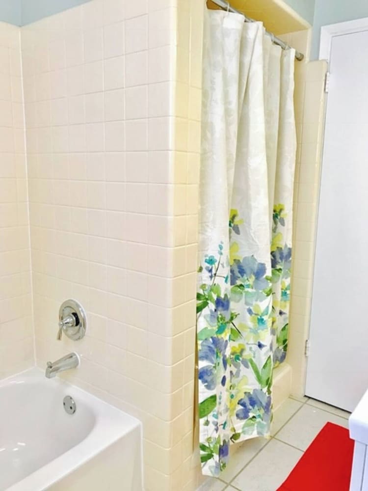 Cozy 2BR in Hollywood FL Pet Friendly