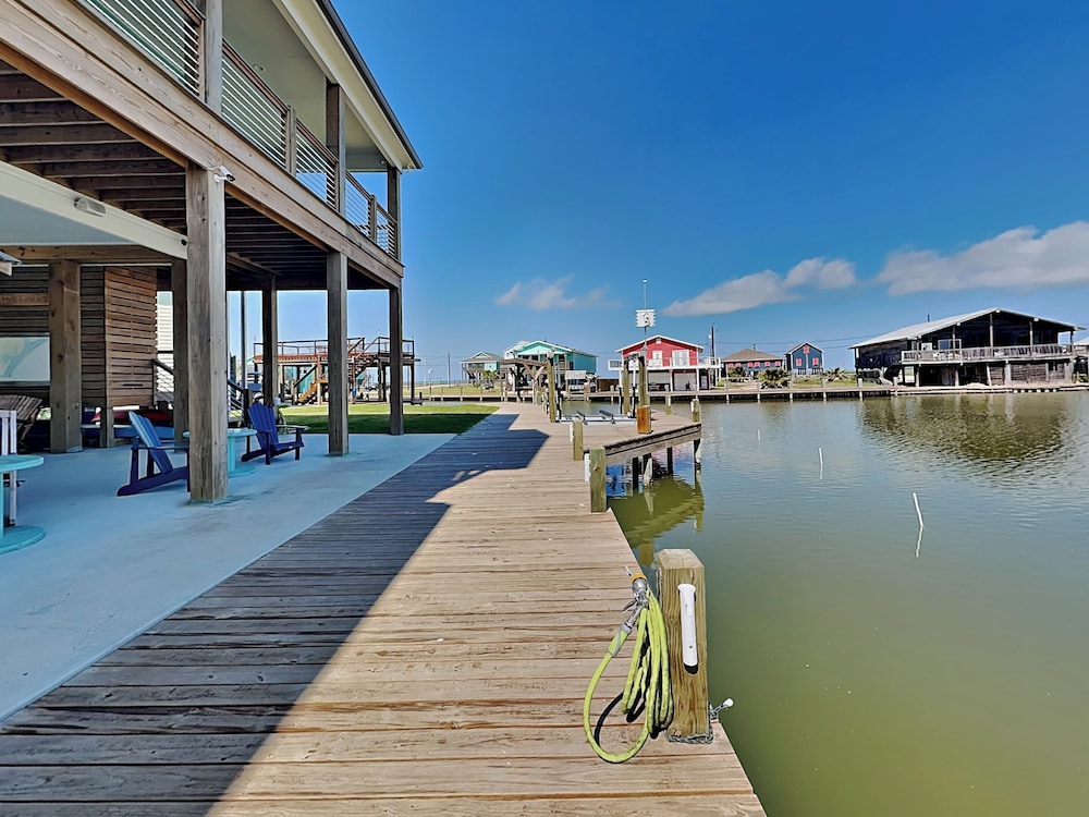 The Salty Dog at Copano Bay by Miss Kitty’s